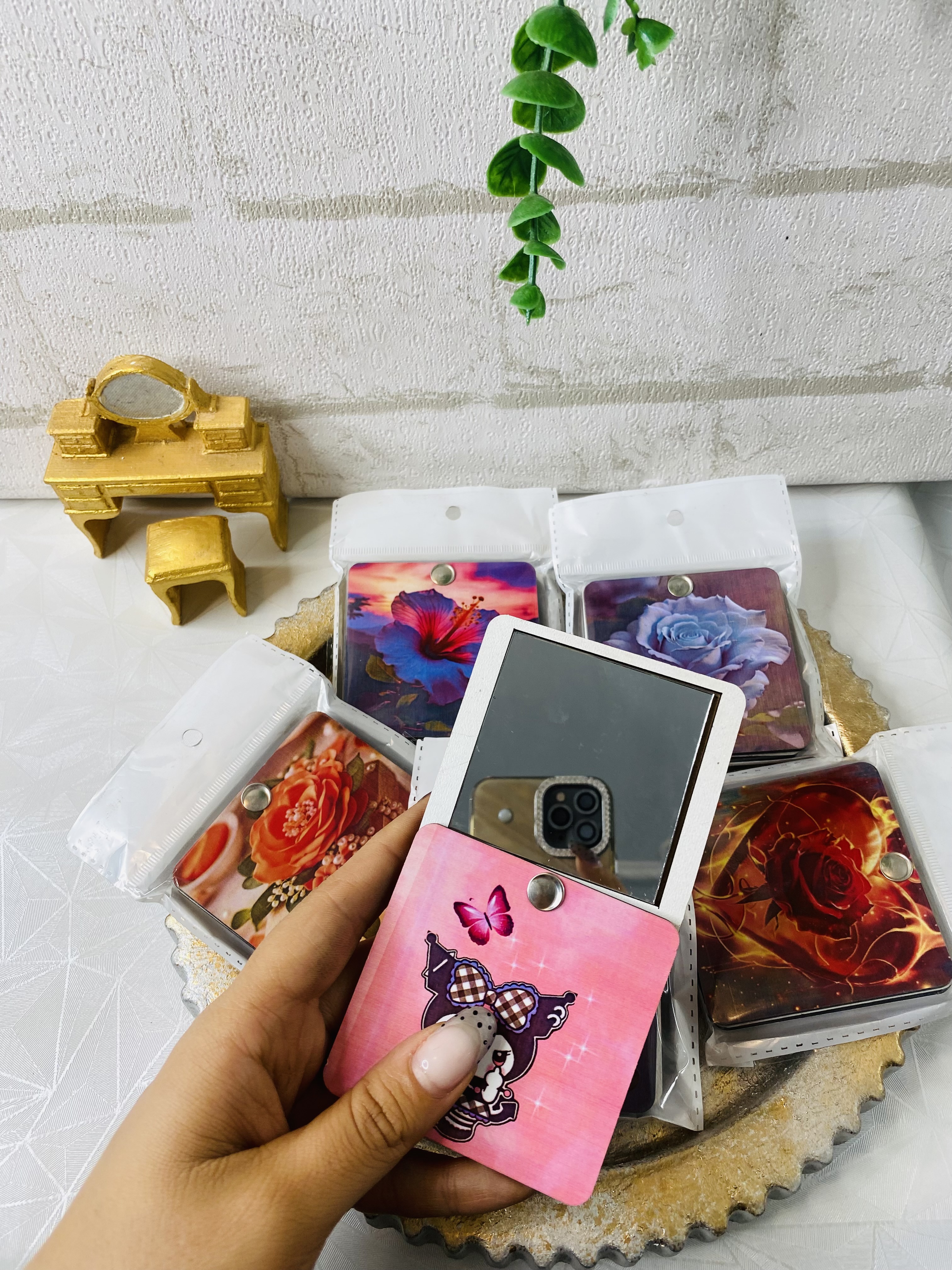 اینه‌ جیبی